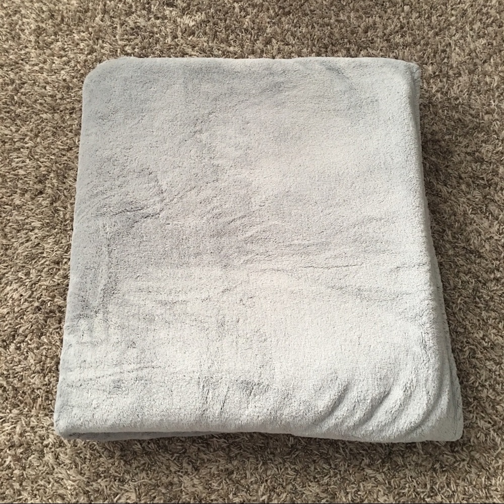 3/$15💜King Size Blanket